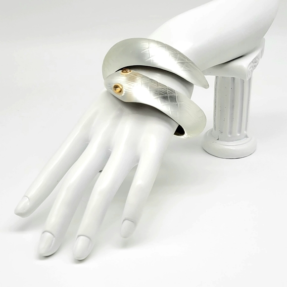 Alexis Bittar Carved Lucite Snake Wrap Bangle Bracelet w Swarovski Crystal Eyes - Picture 7 of 13